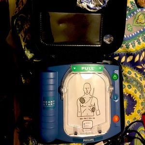 HEARTSTART PHILLIPS defibrillator brand new.